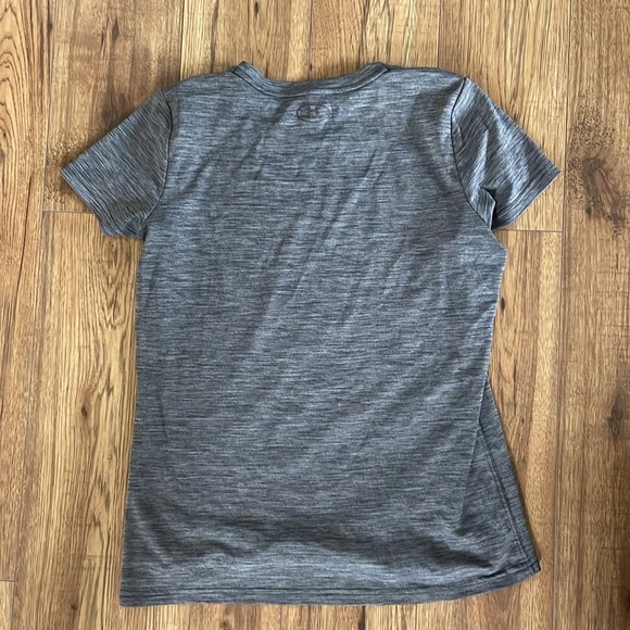 Underarmour heat gear t-shirt - Picture 4 of 5